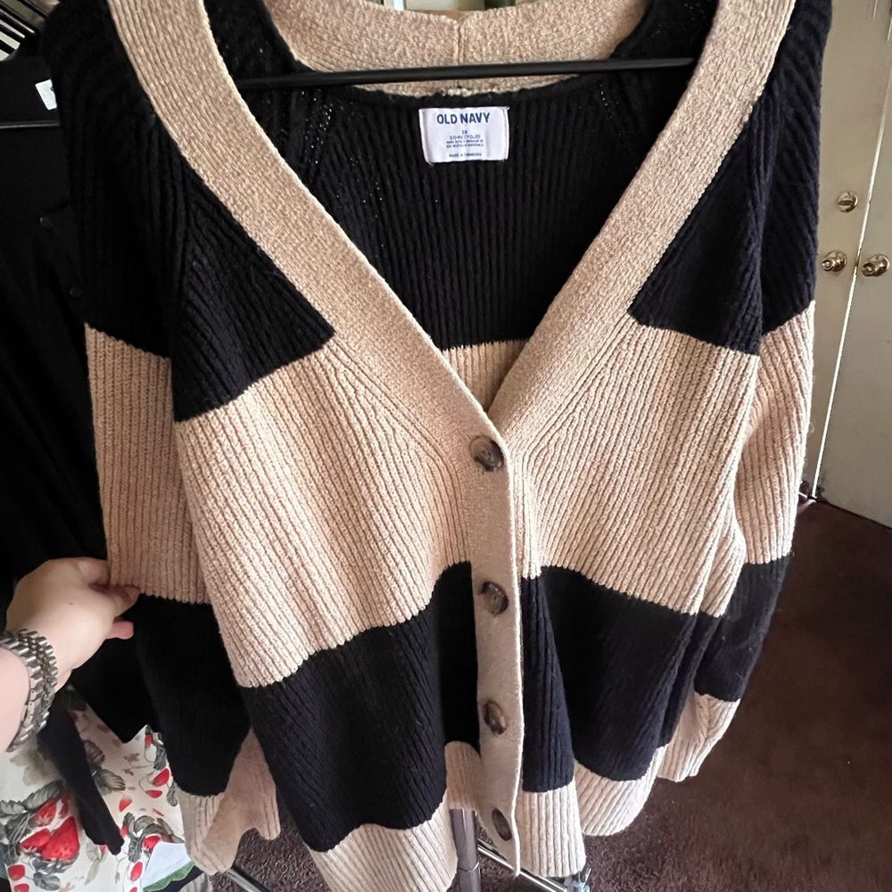 Old Navy Black and Tan Women's Sweater